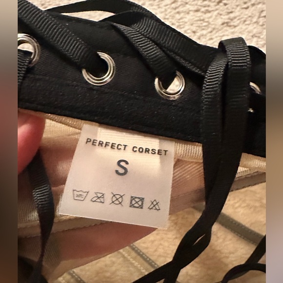 Corset Top: pushups bra - Picture 8 of 8